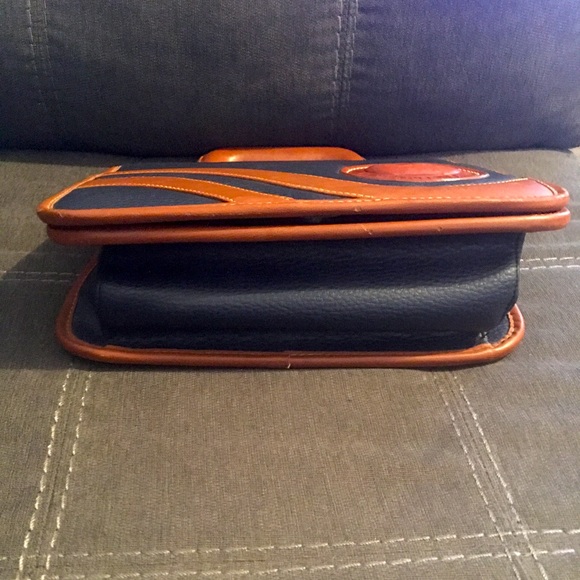 Dooney and Bourke Purse 👜 and Wallet Not Authentic - Picture 4 of 9